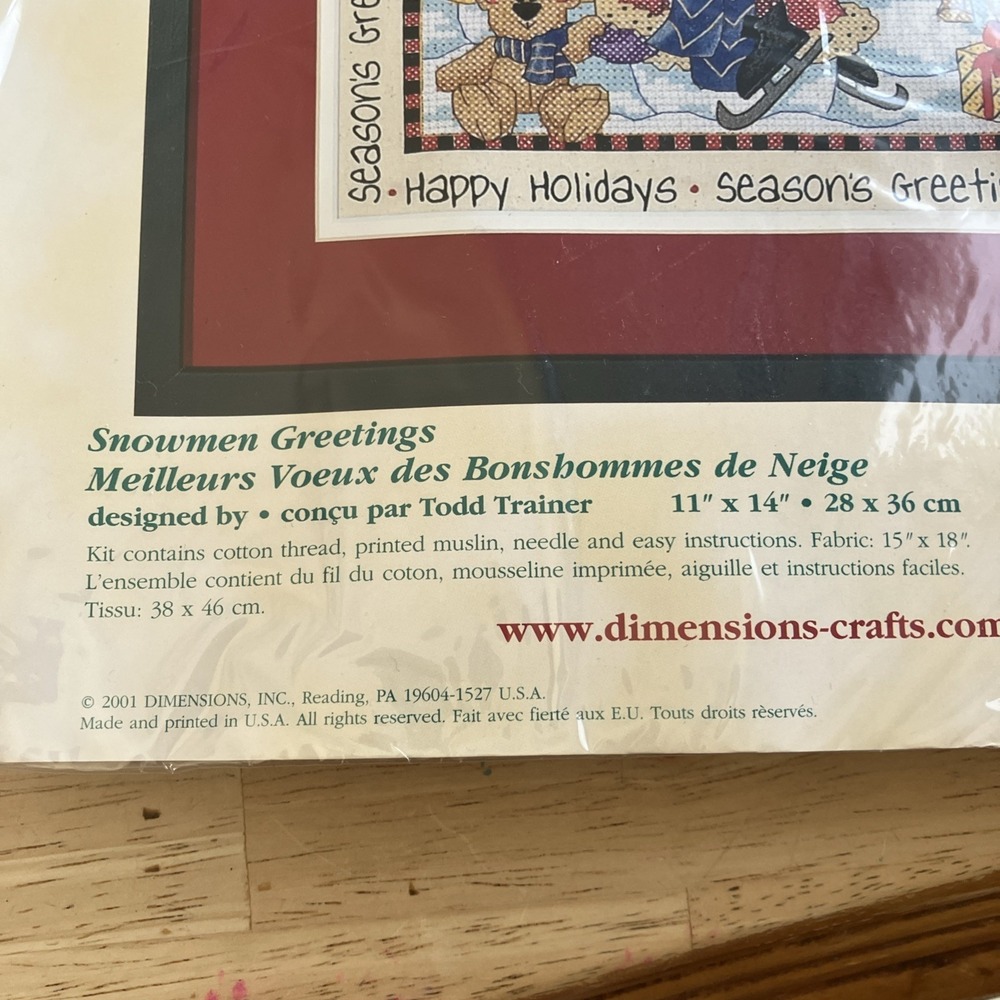 DIMENSIONS 8665 Stamped Cross Stitch Kit SNOWMEN GREETINGS 2001 Christmas NEW - Picture 3 of 4